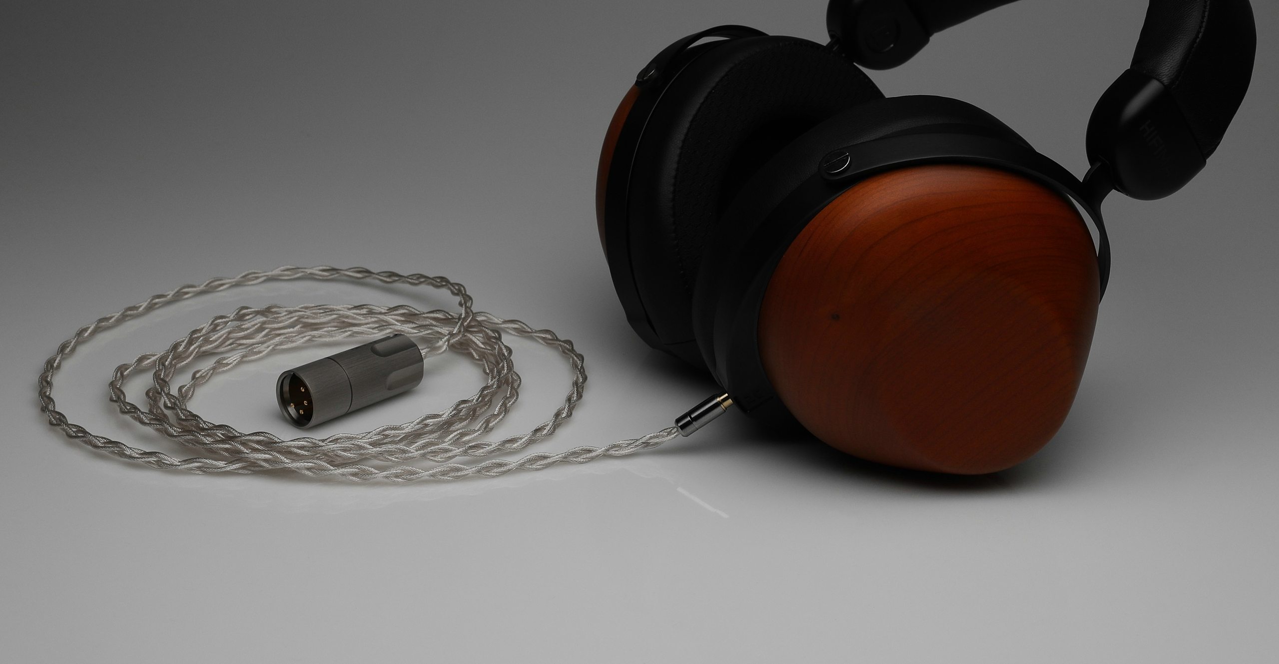 Ultimate v3 aw24 Hifiman R10p upgrade cable